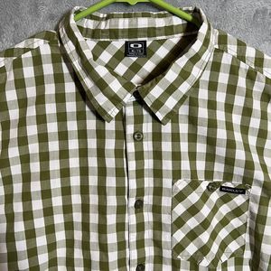 Oakley Shirt Mens Green Gingham Check Short Sleeve Button Up Logo Pocket Outdoor